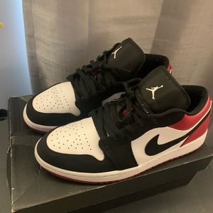 Jordan 1 black toe